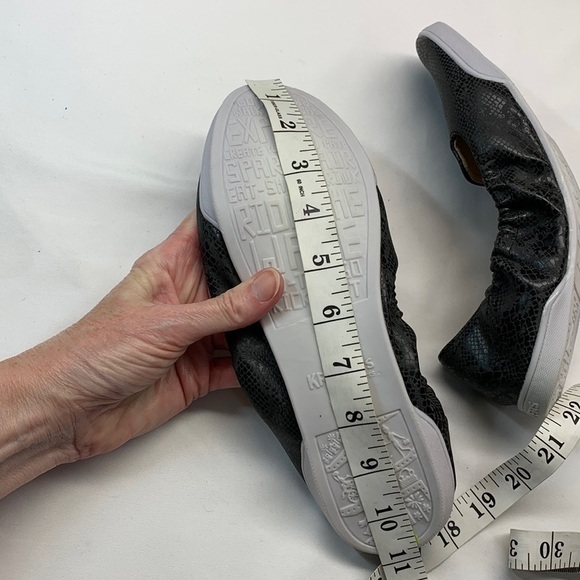 Kruzers by Fit Kicks Foldable Shoes Flats Black Snake Skin Pattern Size Large - Picture 9 of 9